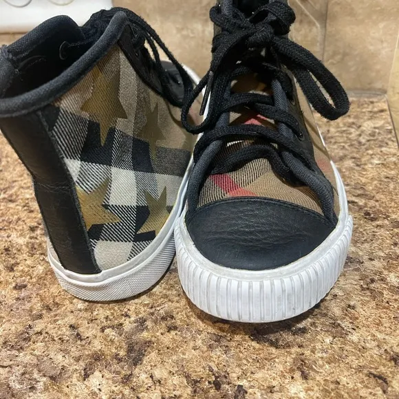 Burberry sneakers