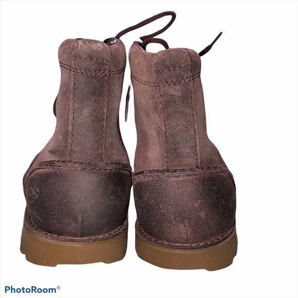 Burgundy color Men’s UGG Boots