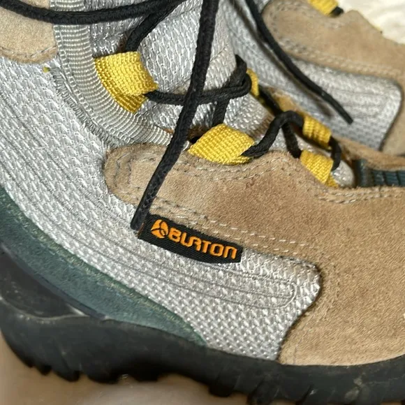 Burton Kids Moto Boots. Excellent Condition. Size 11.