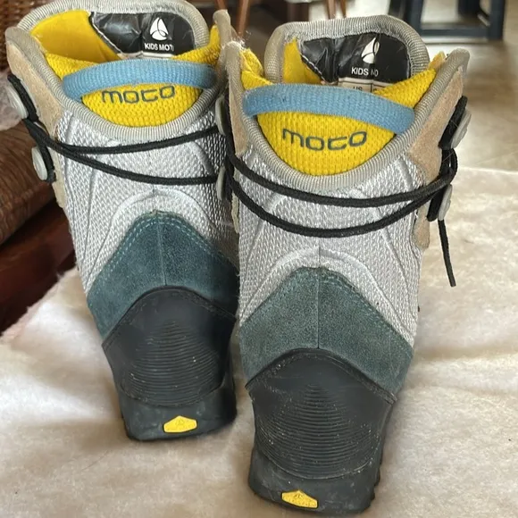 Burton Kids Moto Boots. Excellent Condition. Size 11.