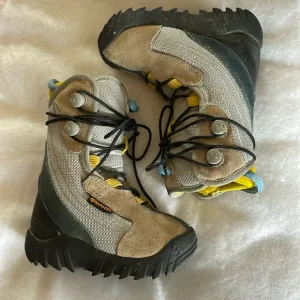 Burton Kids Moto Boots. Excellent Condition. Size 11.