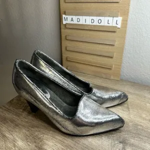 Calleen Cordero Women’s 9 Silver Heels Shoes