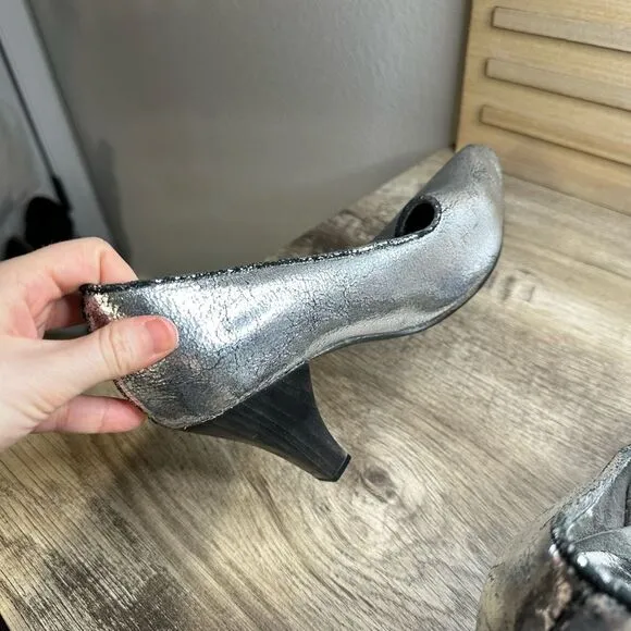 Calleen Cordero Women’s 9 Silver Heels Shoes