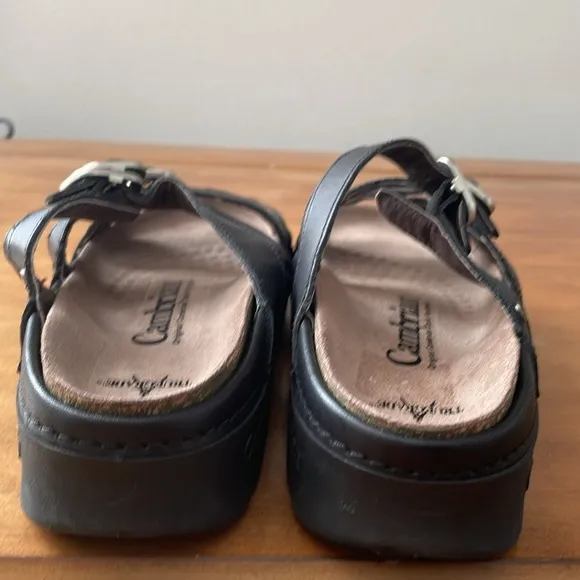 Cambrian Delphi Sandals Size 8
