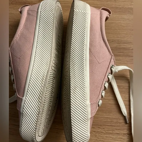 Cariuma Canvas Sneakers OCA Low Top Rose Pink Cap Toe Unisex 7 Women 5 Men