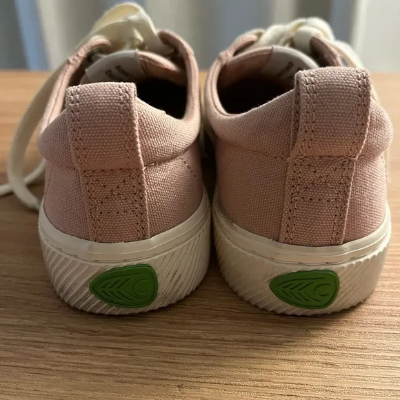 Cariuma Canvas Sneakers OCA Low Top Rose Pink Cap Toe Unisex 7 Women 5 Men