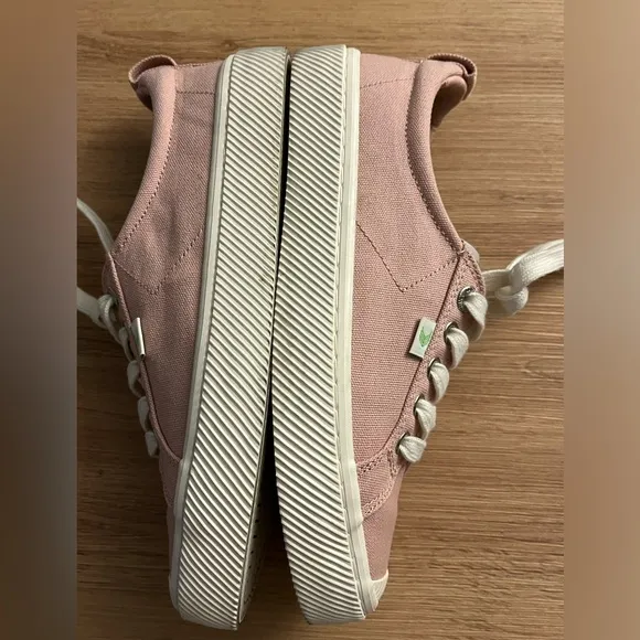 Cariuma Canvas Sneakers OCA Low Top Rose Pink Cap Toe Unisex 7 Women 5 Men