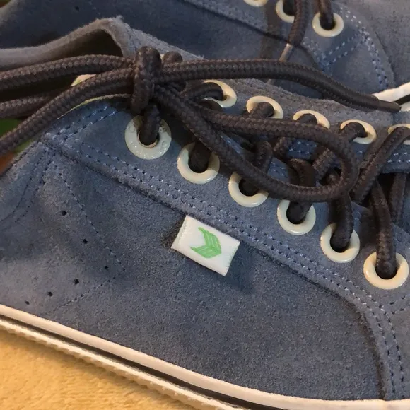 Cariuma Rio Brazil Unisex Suede Sneakers, Men’s Size 8.5, Women’s Size 10