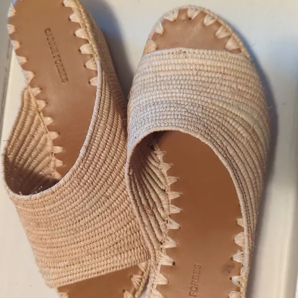Carrie Forbes women's size 35 beige shoes.
