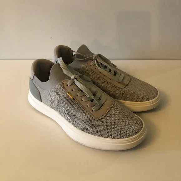 Casca Unisex Avro Round Toe Low Top Lace Up Sneakers | Men's 8 / Women's 10