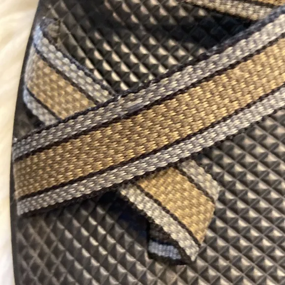 CHACO Man Sandals size 11 excellent condition please see all photos