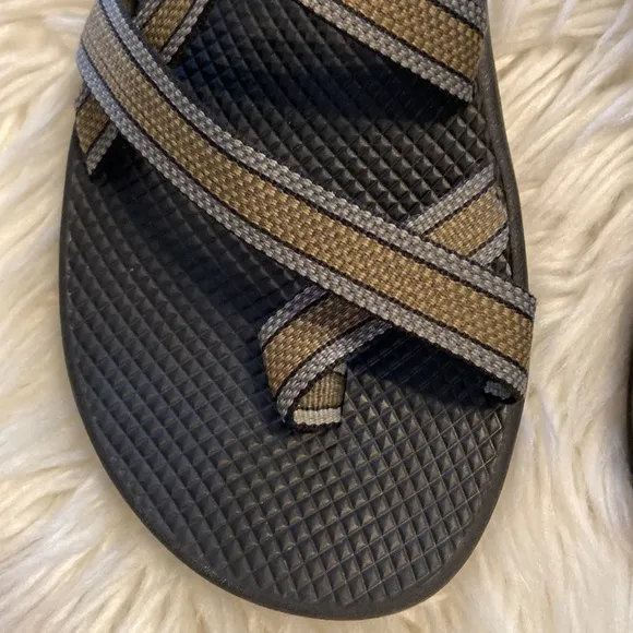 CHACO Man Sandals size 11 excellent condition please see all photos