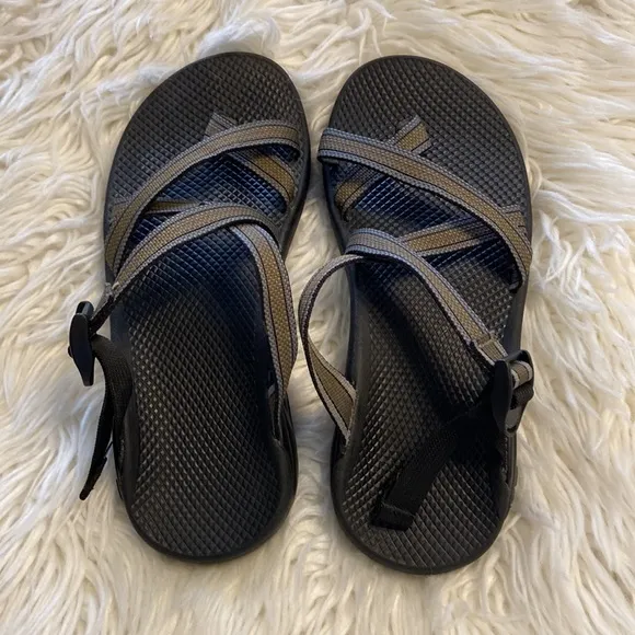 CHACO Man Sandals size 11 excellent condition please see all photos