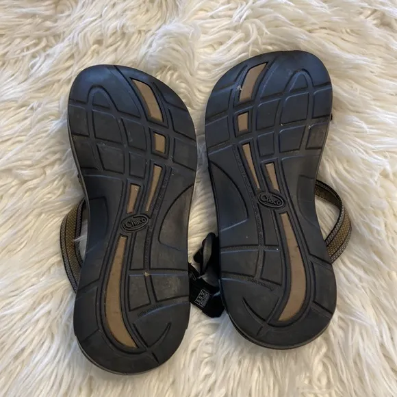 CHACO Man Sandals size 11 excellent condition please see all photos