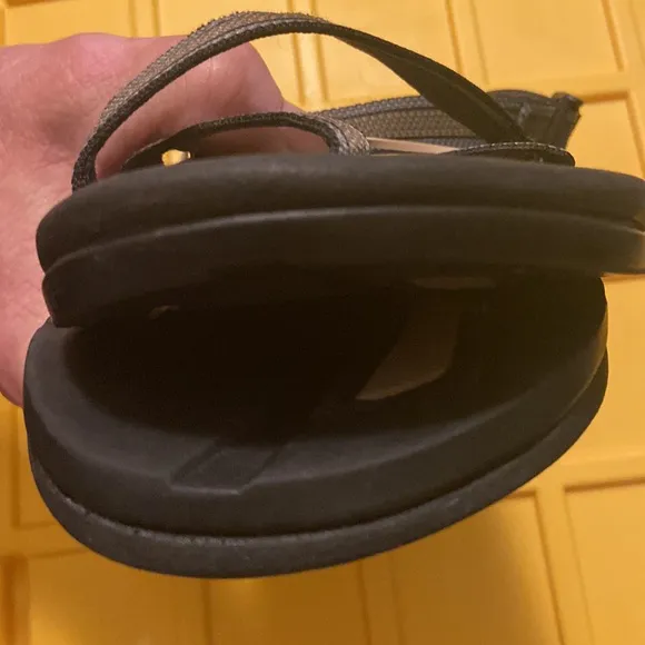 CHACO Man Sandals size 11 excellent condition please see all photos
