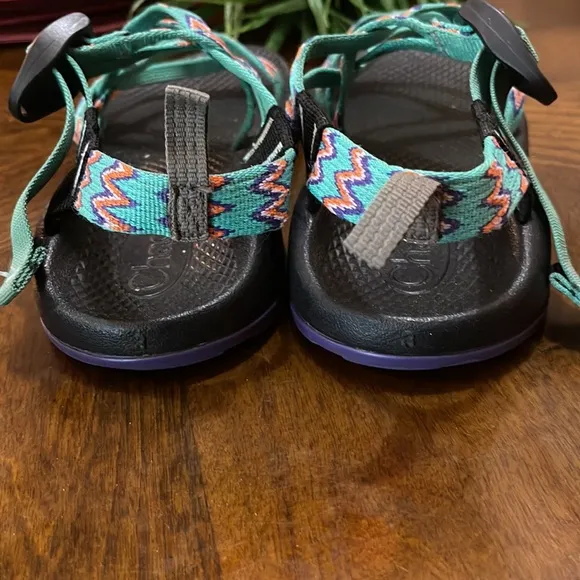 CHACO SANDALS 🌈