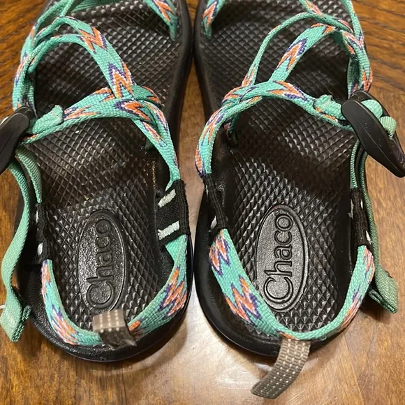 CHACO SANDALS 🌈