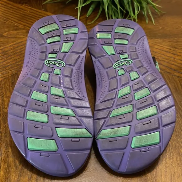 CHACO SANDALS 🌈