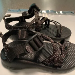 Chaco Sandals Youth Size 1 Pink &amp; Black in like New Condition