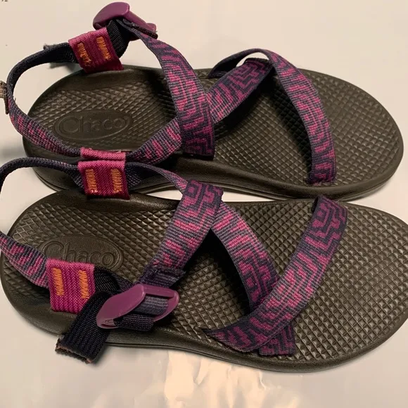 Chaco Sandals Youth Size 4 Great Colors and Condition! See pics