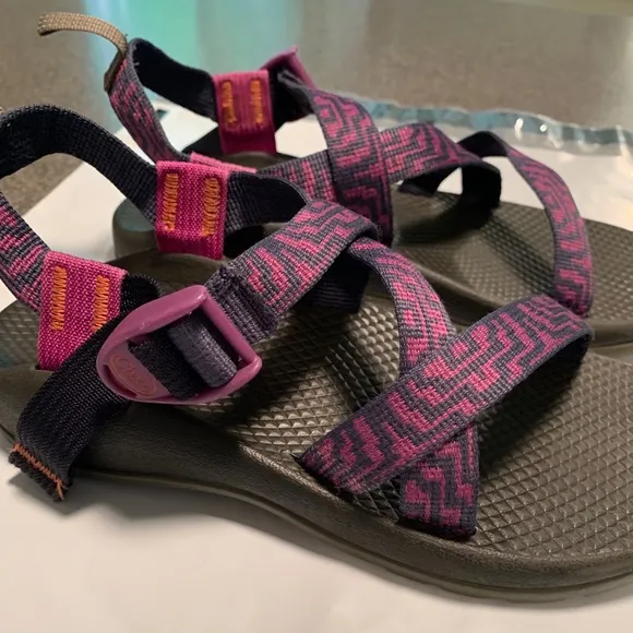 Chaco Sandals Youth Size 4 Great Colors and Condition! See pics