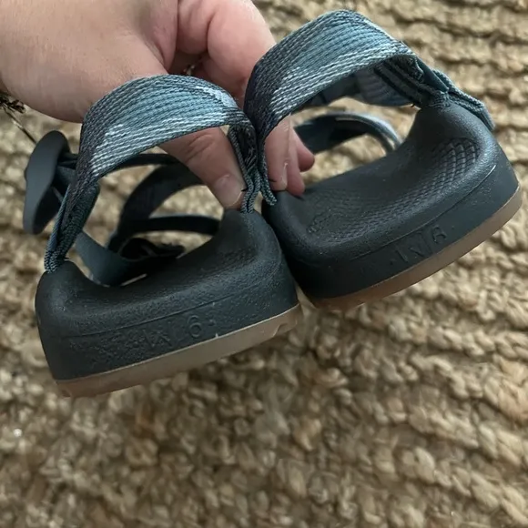 Chacos Womens Sandals 6