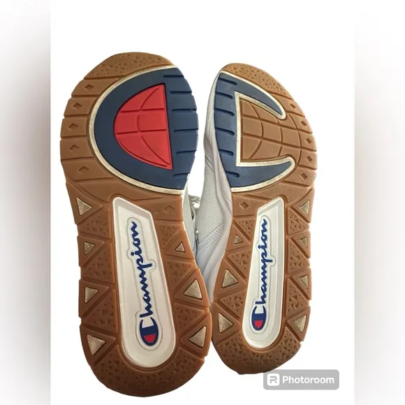 CHAMPION SNEAKERS MENS 10 WOMEN’S 11.5WOMEN CAN WEAR TOO
