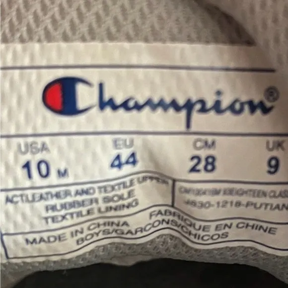 CHAMPION SNEAKERS MENS 10 WOMEN’S 11.5WOMEN CAN WEAR TOO