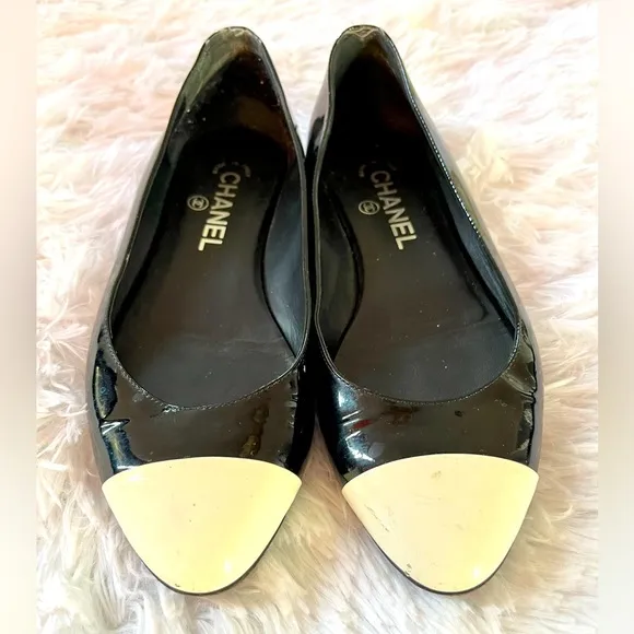 CHANEL Coco Chanel Black Patent Leather Cap-Toe CC Ballet Flats Size 38 Euro
