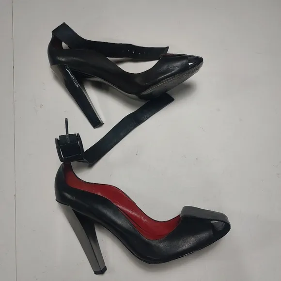 CHARLES JOURDAN PARIS Black Leather Strappy  Heels Size 9M