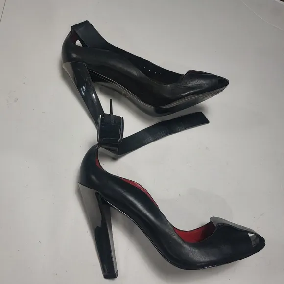 CHARLES JOURDAN PARIS Black Leather Strappy  Heels Size 9M