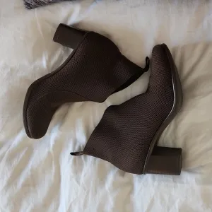 ✨️Charleston Torino Herringbone Brown Booties . Size 9