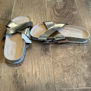 Chatties Girl’s Silver Sandals Size 3