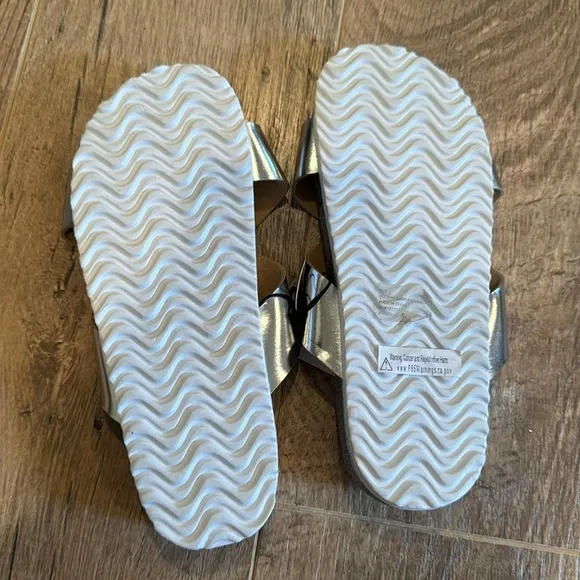Chatties Girl’s Silver Sandals Size 3