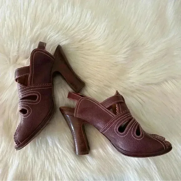 Chie Mihara Leather Heels Shoes Sz 39/ 8.5  Made In Spain