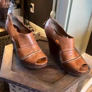 CHLOE, Tan Wedge Sandals, size 38 EU (7.5 US)