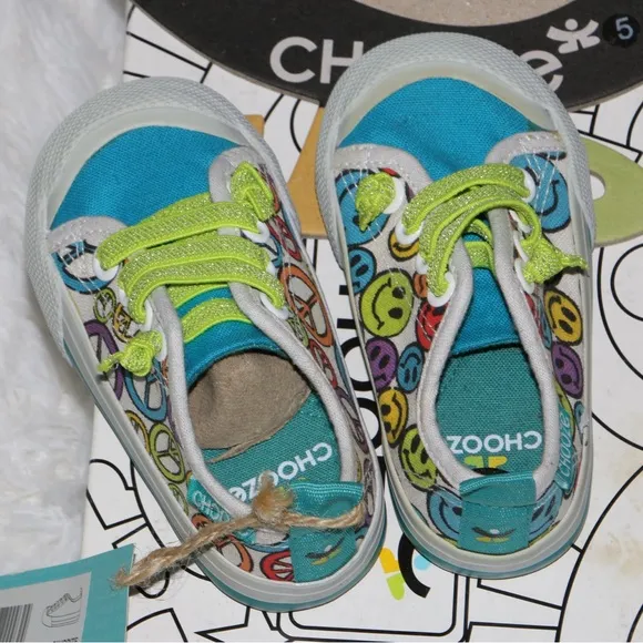 Chooze Smile Face Kids Shoes Toddler Favorite  Colorful Sneaker Size 5T BraneNEW