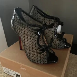 Christian Louboutin EUC Size 36.5 High Heels