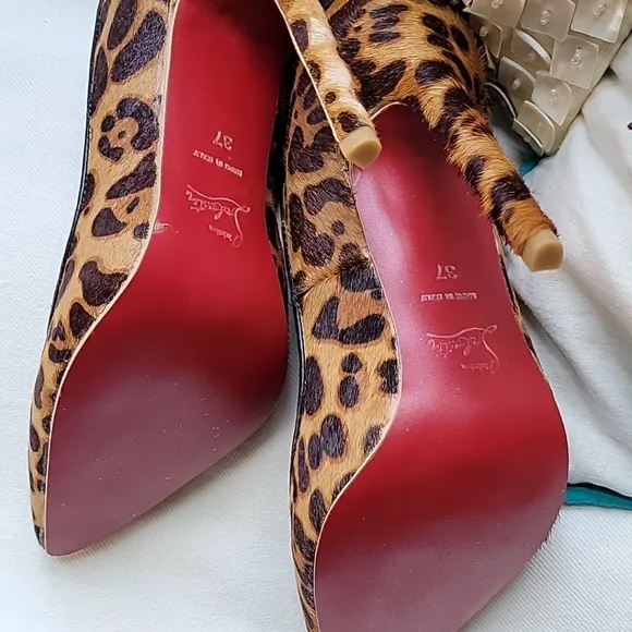 Christian  Louboutin pumps shoes heels 6.5 37  Leopard designer red bottom heels
