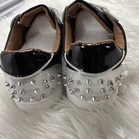 CHRISTIAN LOUBOUTlN Unisex Mens and Women’s stylish sneakers size 41