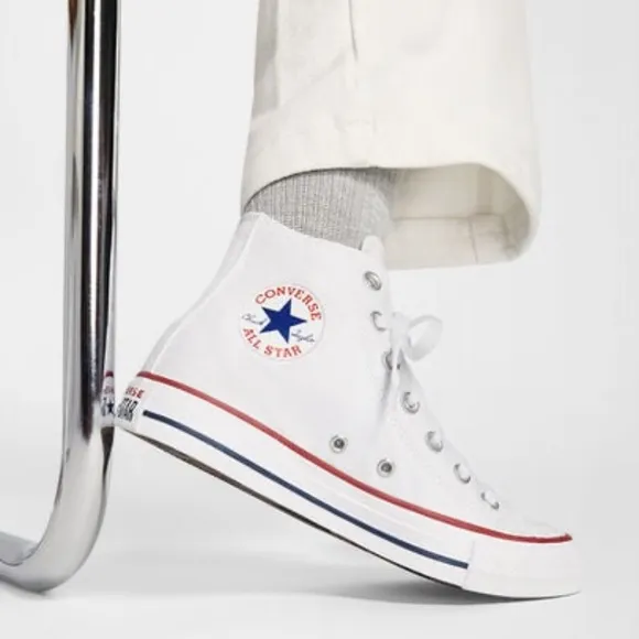 Chuck Taylor All Star Canvas NWT (M) size 9 (W) size 11