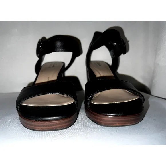 CLARKS Shoes Women's Size 9.5M Black Leather Buckle Accent Ambyrlyn Ruby Sandal