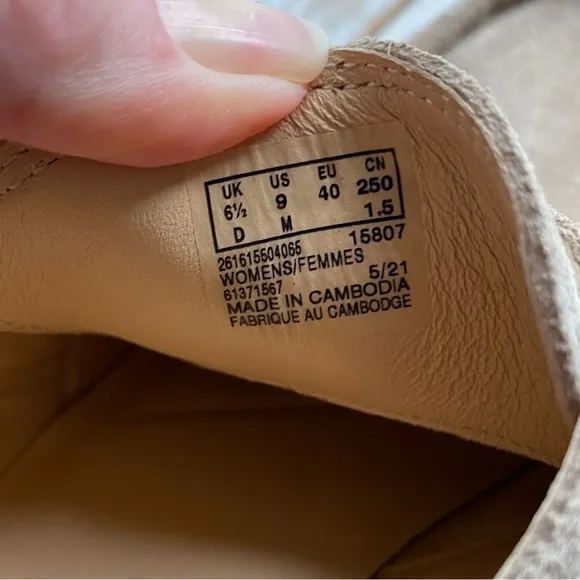 CLARKS suede Eden Mid Monk sand tan size 9 women’s NWOB preppy casual leather