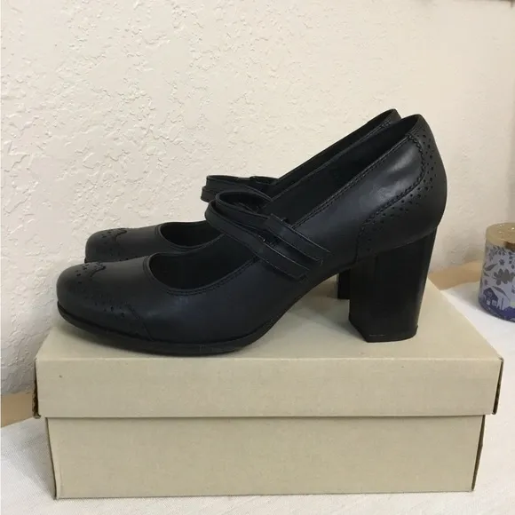 Clarks Women's Black Mary Jane Shoes Claeson dress pump size 9