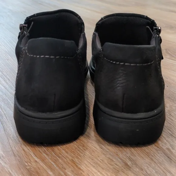 Clarks Women's Black Slip-On Leather Shoes Women's size 10 M