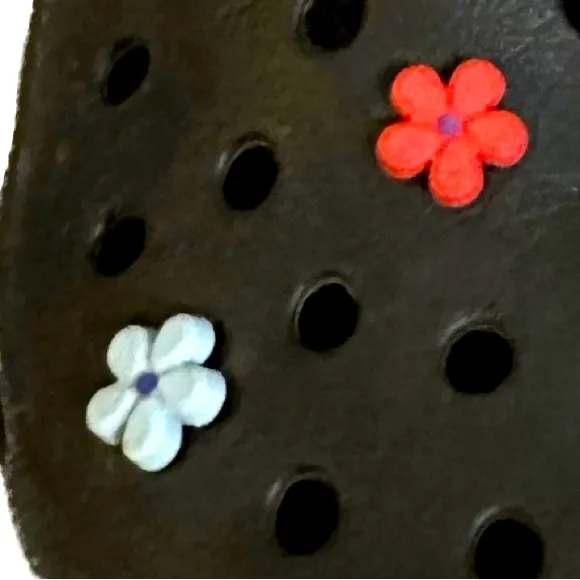 CLASSIC CROCS W/FLOWER JIBBITZ UNISEX SZ:M W(8-9)  M(6-7) Comfy Shoes w/Supt