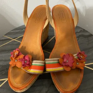 Coach Espadrille Wedge Sandals with Flowers SZ 8 Brown