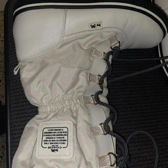 Coach girls white boots so 5 B