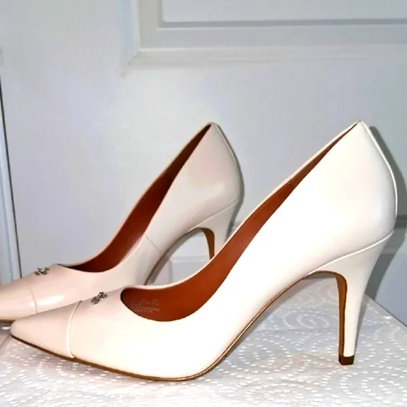 Coach Women's Cream Pointed Toe Heels