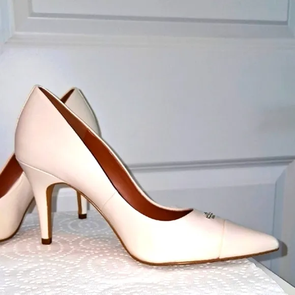 Coach Women's Cream Pointed Toe Heels